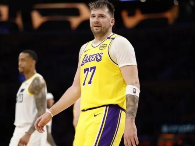 开云注册入口-湖人高规格接待 东契奇首秀没过瘾 直言有点害羞