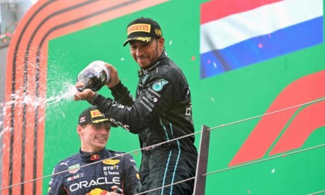 开云注册入口-“300场俱乐部”增员 汉密尔顿里程碑之战登领奖台