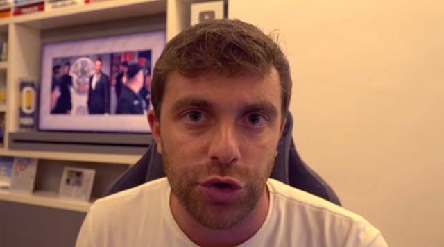 开云APP-罗马诺：滕哈赫尽一切努力想要说服C罗留队