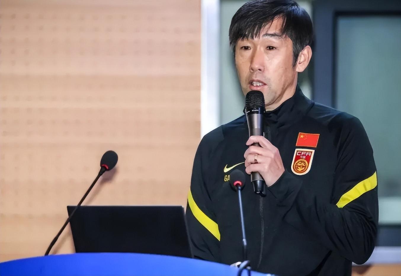 开云体育下载-意外！青岛西海岸刚1比4不敌上港，郑智就发声做出重要决定